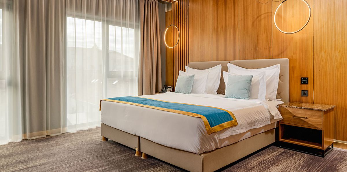 Deluxe Queen Room
